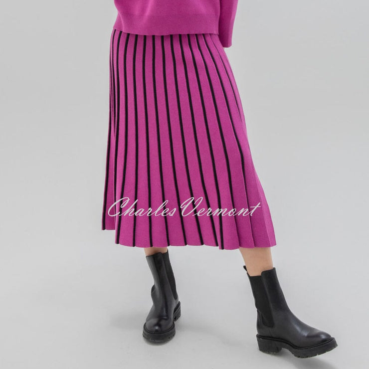 Marble Striped Pleated Knit Skirt - Style 7598-222 (Magenta / Black)