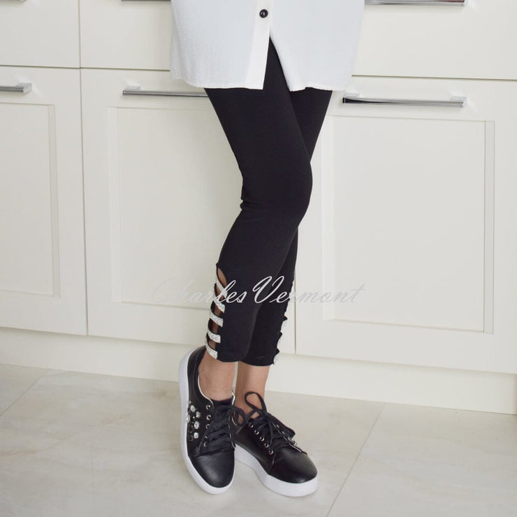 Frank Lyman Leggings with Diamante Ladder Detail – Style 226028